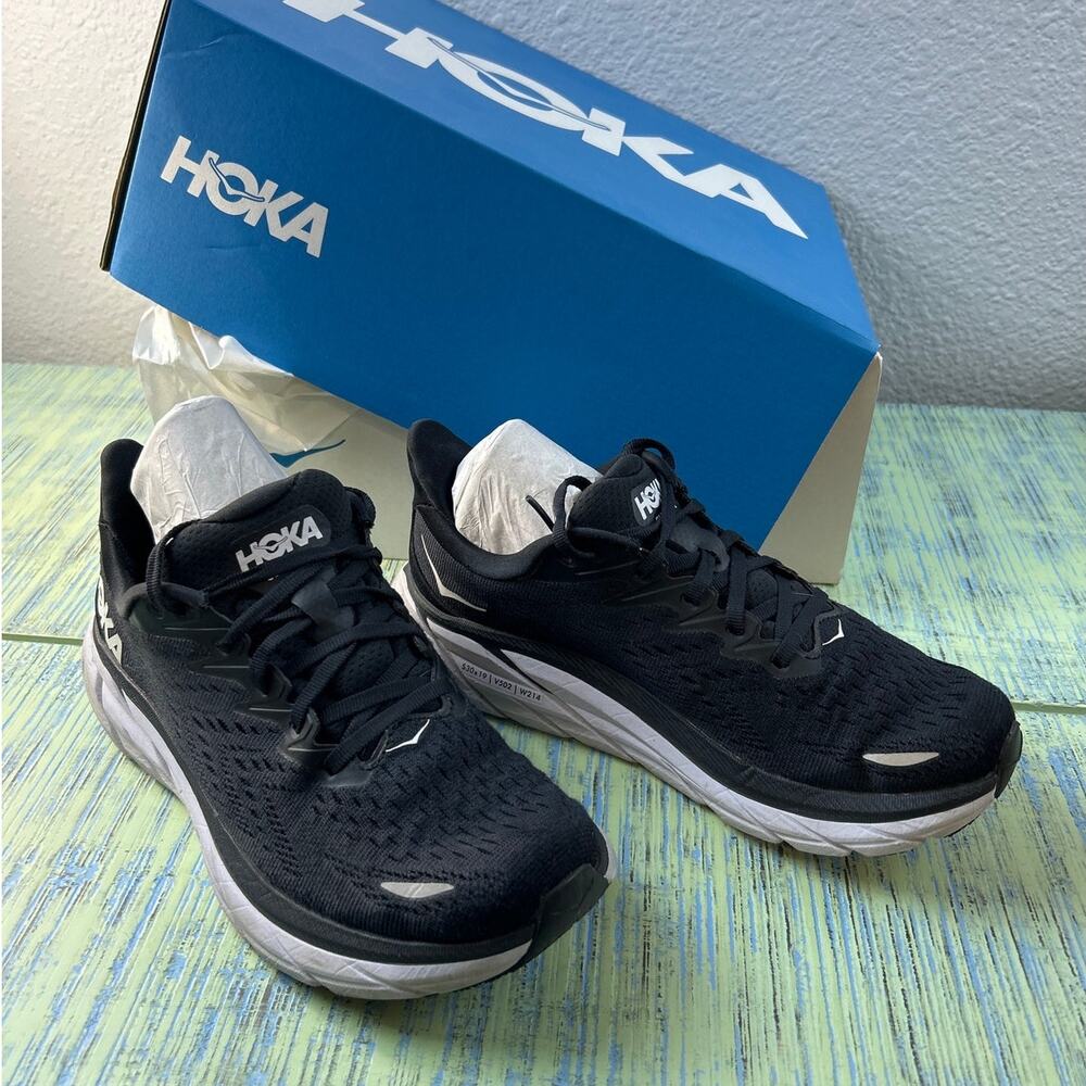 Hoka One One Clifton 8 Black White Running Shoes Women's 7 W/BOX